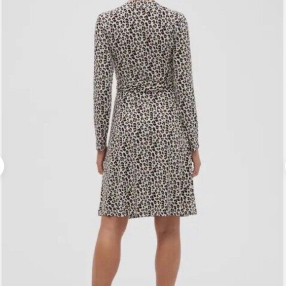 Banana Republic leopard wrap dress - Picture 4 of 8